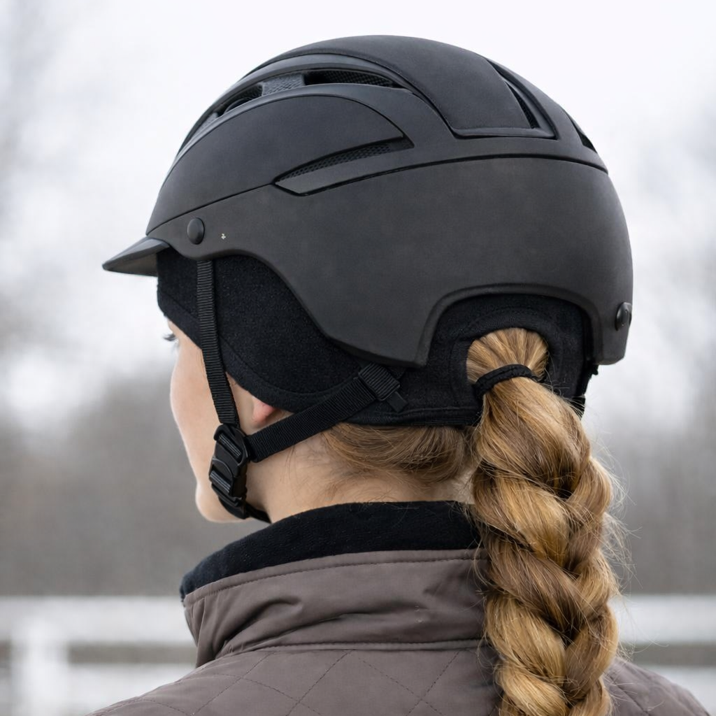 Stirnband unter Reithelm